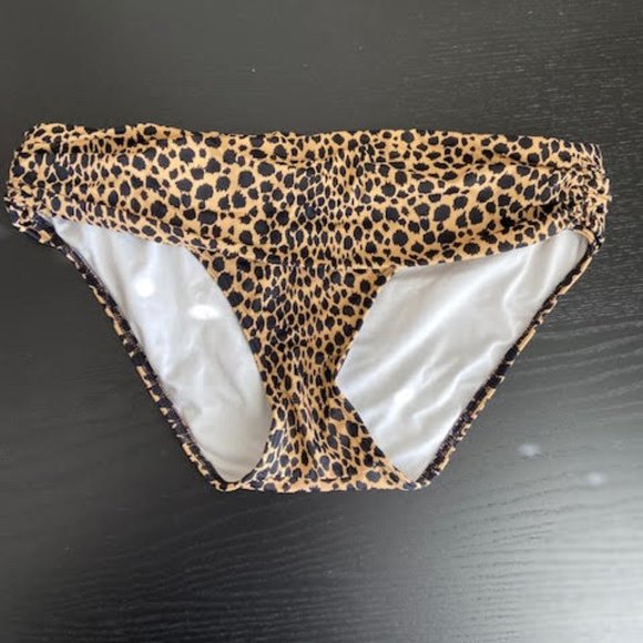 Victoria Secret Leopard Bottoms - Picture 1 of 1